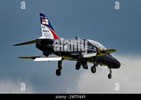 RNAS Yeovilton, Somerset, Vereinigtes Königreich - 10. Juli 2009: A Hawker Siddeley, BAE Hawk T1A (XX205) der Flottenanforderungen und Luftleitungs-Einheit „FRADU“ Stockfoto