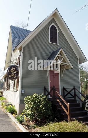 Die Lake Afton Bibliothek in Yardley gibt es schon lange. Stockfoto