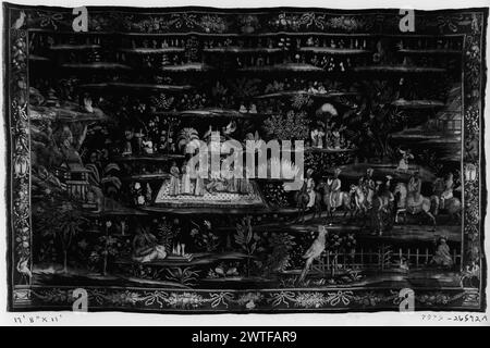 Konzert. Vanderbank, John (British, ACT.1689-1727) (Werkstatt) [Weber] ca. 1690-1715 Gobelin Abmessungen: H 11' x B 17'8' Gobelin Materialien/Techniken: Wolle & Seide Kultur: English Weaving Center: London Ownership History: Elihu Yale Coll.; Guilford Family Coll., Glemham, Suffolk. Verkauft bei Sotheby's London 18.07.1924. French & Co. Kaufte am 2. Juni 1925 von Henry Symons und verkaufte es an Esther Harkness am 6. Juni 1926, die es an die Yale University in New Haven spendete. Usa, Connecticut, New Haven, Yale University Art Gallery. Orientalische Figuren, Pflanzen und Vögel auf Inseln, dunkler Hintergrund; Mittelinsel (R von c Stockfoto