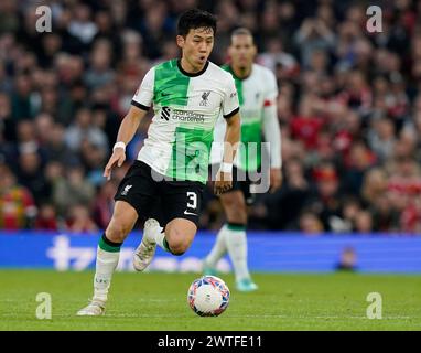 Manchester, Großbritannien. März 2024. Wataru Endo aus Liverpool während des FA Cup Quarter Final-Spiels in Old Trafford, Manchester. Foto: Andrew Yates/Sportimage Credit: Sportimage Ltd/Alamy Live News Stockfoto