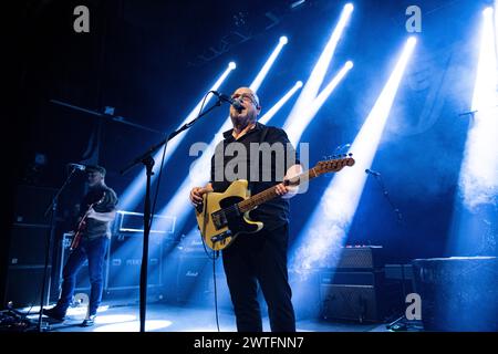 Pixies trat live im Kentish Town Forum in London auf, 17. März 2024 Black Francis (Charles Thompson), Lead Vocals, Rhythmusgitarre die Pixies sind eine US-amerikanische Alternative Rock Band, die 86 gegründet wurde. Sie lösten sich '93 beschwerlich auf, aber sie kamen '04 wieder zusammen. Die Pixies werden mit dem alternativen Rock-Boom der 90er Jahre in Verbindung gebracht und greifen auf Elemente wie Punkrock und Surf Rock zurück. Ihre Musik ist bekannt für dynamische „Laut-leise-Laut“-Verschiebungen und Songstrukturen. Stockfoto