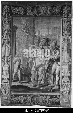 Der Tod von Mark Antonius. Unbekannt ca. 1640-1660 Wandteppich Abmessungen: H 12'6' x B 8'8' Wandteppiche Materialien/Techniken: Unbekannt Kultur: Flämisches Webzentrum: Brüssel Eigentumsgeschichte: Französisch & Co. Der sterbende Markus Antonius wird von Kleopatra und ihren beiden Dienstmädchen (BRD) in das Denkmal von Kleopatra gehoben; Kampftrophäen mit Blumen und Früchten; (L & R BRD) Endfiguren stehen auf Sockeln, (UPR & LWR BRD) Medaillons mit heraldischen Symbolen in der Mitte kein French & Co.-Stock-Blatt im Archiv, keine Best.-Nr. Plutarch, Lives of the Noble Grecians & Romans (1932), 1147, 1148 Verwandte Werke: Tafeln im Set: GCPA 023 Stockfoto