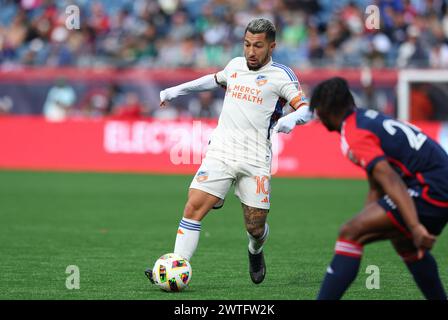 März 2024; Foxborough, MA, USA; FC Cincinnati Mittelfeldspieler Luciano Acosta (10) im MLS-Spiel zwischen FC Cincinnati und New England Revolution. Anthony Nesmith/CSM Stockfoto