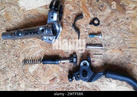 Draufsicht auf den Bremshebel des Shimano XTR Mountainbikes Stockfoto