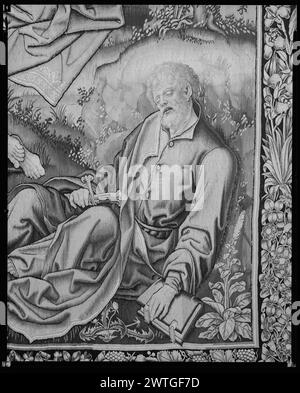 Die Qual Christi. Unbekannt ca. 1520-1530 Wandteppich Abmessungen: H 9'8' x B 7' Wandteppich Materialien/Techniken: Wolle & Seide Kultur: Südniederländische Besitzgeschichte: Herzog von Estremera Coll., Spanien. French & Co. Gekauft von Lionel Harris, Rechnungsstellung 7.12.1928; verkauft Mrs. Percy Straus 29/1928 [SS 32473]. French & Co. Gekauft von Parke-Bernet Galleries (Verkauf in Straus) 13/1945 [SS 43775]. Deutschland, Hamburg, Hamburg, Museum für Kunst und Gewerbe, accno. 1960.107/St.150. Auf dem Ölberg (Oelberg) betet Christus nachts im Garten Gethsemane in der Nähe von 3 Schlafapsoteln; Engel erscheint am Himmel Stockfoto