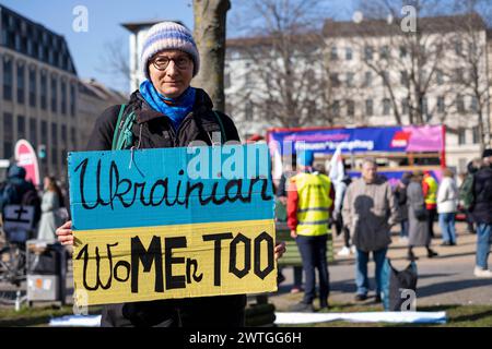 Gewerkschaftliche Demonstration zum Internationalen Frauentag in Berlin. / gewerkschaftsdemonstration zum Internationalen Frauentag in Berlin. Schnappschuss-Fotografie/K.M.Krause *** gewerkschaftsdemonstration zum Internationalen Frauentag in Berlin Gewerkschaftsdemonstration zum Internationalen Frauentag in Berlin Schnappschuss-Fotografie K M Krause Stockfoto