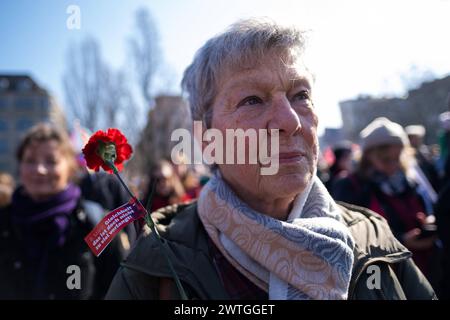 Gewerkschaftliche Demonstration zum Internationalen Frauentag in Berlin. / gewerkschaftsdemonstration zum Internationalen Frauentag in Berlin. Schnappschuss-Fotografie/K.M.Krause *** gewerkschaftsdemonstration zum Internationalen Frauentag in Berlin Gewerkschaftsdemonstration zum Internationalen Frauentag in Berlin Schnappschuss-Fotografie K M Krause Stockfoto