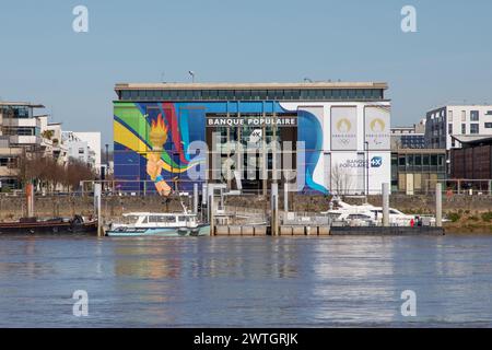 Bordeaux , Frankreich - 03 12 2024 : Banque populaire paris 2024 olympische Spiele Zeichen Logo und Text french People Bank Markenagentur Stockfoto