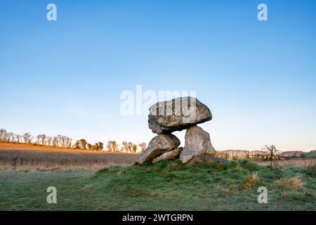 Der Teufelsden bei Sonnenaufgang. Marlborough, Wiltshire, England Stockfoto