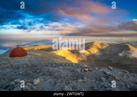 Monte Amaro, der Gipfel der Maiella am frühen Morgen Stockfoto