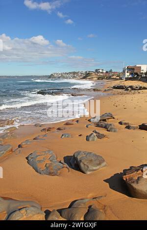 Bar Beach und Merewether Beach sind nur zwei von vielen Stränden in Newcastle, Australien. Newcastle ist Australiens zweitälteste Stadt und ein beliebtes Reiseziel Stockfoto