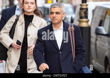 London, England, Großbritannien. März 2024. Der Bürgermeister von London SADIQ KHAN wird während der morgendlichen Rundfunkrunde in Westminster gesehen. (Kreditbild: © Thomas Krych/ZUMA Press Wire) NUR REDAKTIONELLE VERWENDUNG! Nicht für kommerzielle ZWECKE! Stockfoto