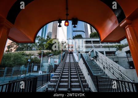 Blick vom Arch of the Lower Station of Angels Flight Railway in Downtown Los Angeles, Kalifornien Stockfoto