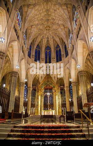 Der Altar der St. Patrick's Cathedral - Manhattan, New York City Stockfoto