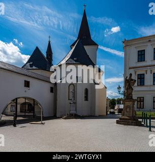 Kostel Povyseni sv. Krize-Kirche in der Stadt Karvina in Tschechien Stockfoto