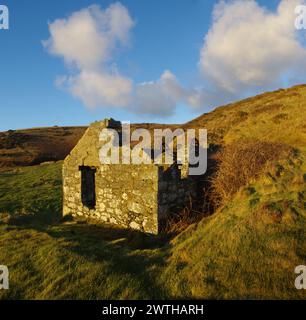 Früher Mangan, Mine, Porth Ysgo, Aberdaron, Nordwales, Vereinigtes Königreich, Stockfoto