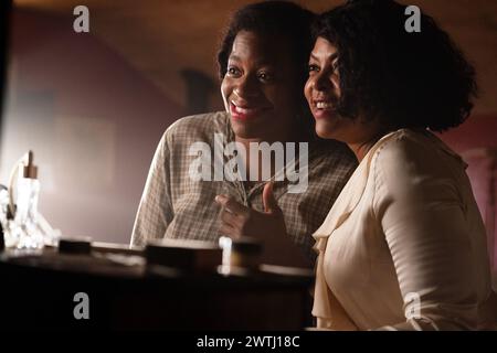 TARAJI P. HENSON und FANTASIA BARRINO in DER FARBE PURPUR (2023), Regie BLITZ BAZAWULE. Quelle: Amblin Entertainment/Harpo Films/Quincy Jones Productions (QJP)/Scott Sanders Productions/Warner Bros. / Album Stockfoto