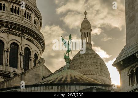 Paris, Frankreich - 17. Februar 2024 : Nahaufnahme der berühmten Kirche Sacre Coeur, der Kirche des heiligen Herzens in Montmartre Paris Frankreich Stockfoto