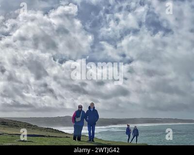 Godrevy, Cornwall, Großbritannien. März 2024. Bewölkte, veränderliche Bedingungen bei Godrevy in Cornwall. Hinweis: Nidpor/Alamy Live News Stockfoto