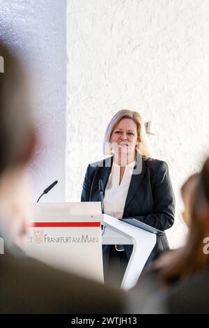 Eroeffnung der Ausstellung Odyssee einer Urkunde. Die Paulskirchenverfassung vom 28. Maerz 1849 in der Paulskirche in Frankfurt am Main, zu sehen vom 19. Maerz bis 3. Mai 2024 Foto vom 18.03.2024: Bundesinnenministerin Nancy Faeser spricht bei der Eroeffnung. Die Austellung zeichnet das abenteuerliche Geschick der Verfassungsurkunde von ihren Urspruengen bis in die Gegenwart nach. Zur Eroeffnung wird erstmals seit 175 Jahren die Originalurkunde der Paulskirchenverfassung am Ort ihrer Unterzeichnung gezeigt. Siehe epd-Meldung vom 18.03.2024 NUR REDAKTIONELLE VERWENDUNG *** Eröffnung der Ausstellung Odyss Stockfoto