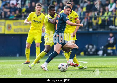 Roman Yaremchuk von Valencia und Yerson Mosquera von Villarreal während des spanischen Meisterschaftsspiels La Liga zwischen Villarreal CF und Valencia CF am 17. März 2024 im Estadio de la Ceramica in Villarreal, Spanien Stockfoto