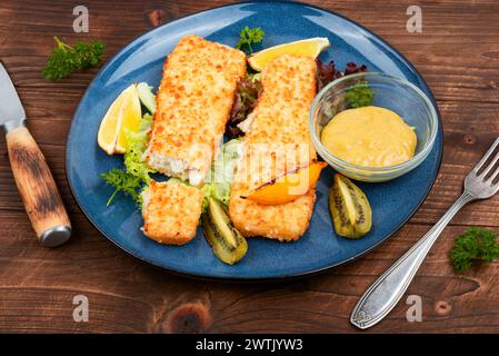 Knusprige panierte, frittierte Alaska Fischfilets mit Brotkrumen Stockfoto