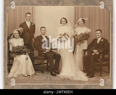 Fotodrucke für Hochzeitsfeiern, Gelatinedruck-Papierdrucke, Studioporträts, Gruppenporträts Stockfoto