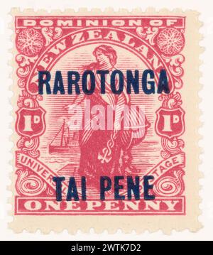 Eine Penny Dominion-Briefmarke, die mit „RAROTONGA / TAI PENE“-Briefmarken überdruckt ist Stockfoto