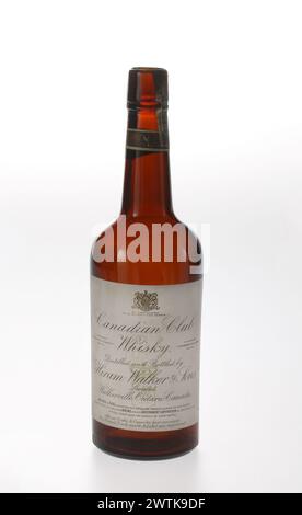 Alkoholische Flasche - Canadian Club Whisky, Hiram Walker & Sons Limited Hiram Walker & Sons Hiram Walker & Sons Stockfoto