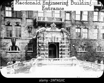 Transparenz - Eingang, Macdonald Engineering Building, McGill University, Montreal, QC, etwa 1925 Stockfoto