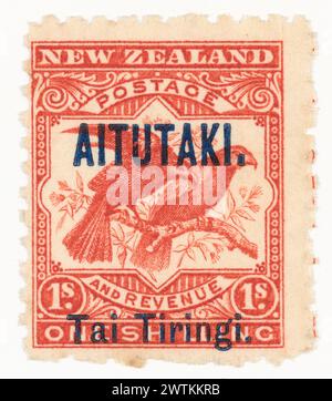 Gab einen Shilling-Stempel 'Kea and Kaka' heraus, der mit 'AITUTAKI' überdruckt war. / Tai Tiringi." Briefmarken Stockfoto