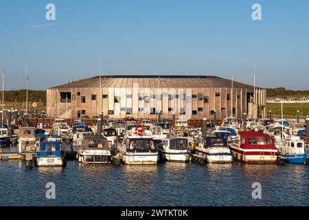 Boote in der Marina von Esbjerg Strand in der Stadt Esbjerg an der Nordseeküste von Jütland, Dänemark Stockfoto