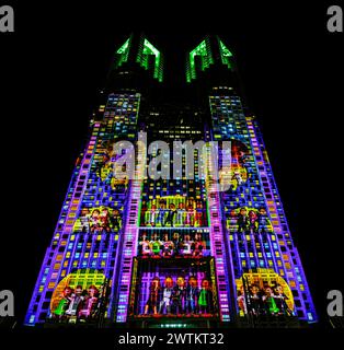 DIE WELTGRÖSSTE PROJEKTIONS-MAPPING-SHOW IN SHINJUKU TOKIO Stockfoto