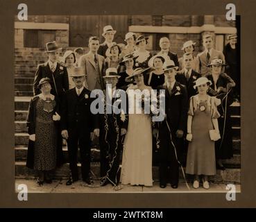 Gelatinedruck - Hochzeitsgruppenporträt, QC ?, 1935 Stockfoto