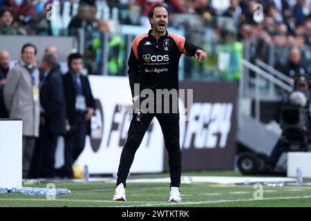 Alberto Gilardino, Cheftrainer des CFC Genua, Gesten während des Fußballspiels der Serie A zwischen Juventus FC und Genua CFC im Allianz Stadium am 17. März 2024 in Turin, Italien. Stockfoto