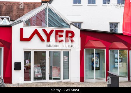 Schwabmünchen, Bayern, Deutschland - 17. März 2024: Büro mit Logo von Layer Immobilien und Bau in Schwabmünchen *** Büro mit Logo von Layer Immobilien und Bau in Schwabmünchen Stockfoto