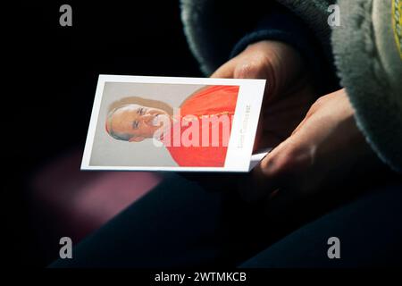 Vatikan, Vatikan. März 2024. Italien, Rom, Vatikan, 18.3.2024.Papst Franziskus führt die Beerdigung des deutschen Kardinals Paul Josef Cordes am Altar des Stuhl Petri in St. Petersdom, Vatikan. Foto von Alessia Giuliani /Catholic Press Photo Credit: Independent Photo Agency/Alamy Live News Stockfoto