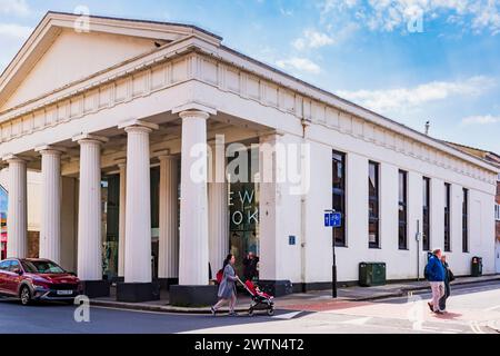 Die Corn Exchange, auch Exchange Cinema und Granada Exchange, ist ein denkmalgeschütztes Gebäude in Chichester. Das Gebäude wurde 1833 erbaut und verfügt über ein Gebäude Stockfoto