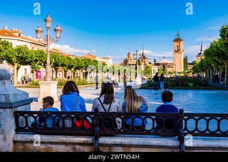 Die Plaza de Cervantes in Alcalá de Henares ist das Zentrum des gesellschaftlichen Lebens in der Stadt. Alcalá de Henares, Comunidad de Madrid, Spanien, Europa Stockfoto