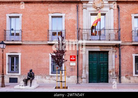 Das Kolleg San Felipe y Santiago, besser bekannt als Colegio del Rey, wurde 1550 von Philipp II. Gegründet. Sie ist heute Sitz der Cerva Stockfoto