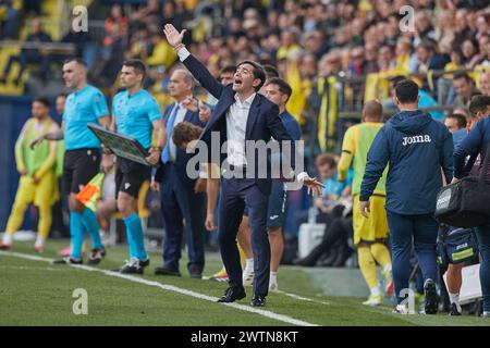 VILLARREAL, SPANIEN - 17. MÄRZ: Marcelino Garcia Cheftrainer von Villarreal CF reagiert beim LaLiga EA Sports Match zwischen Villarreal FC und Valencia CF am 17. März 2024 im Estadio de la Ceramica in Villarreal, Spanien. (Foto Von Jose Torres/Foto-Player-Bilder) Stockfoto