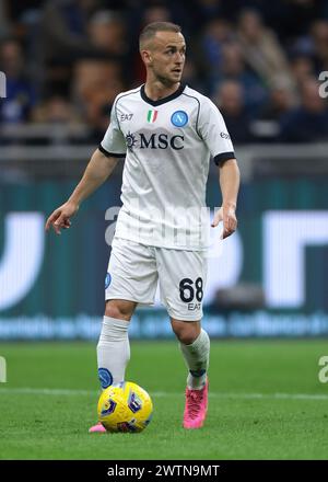 Mailand, Italien. März 2024. Stanislav Lobotka vom SSC Napoli während des Spiels der Serie A in Giuseppe Meazza, Mailand. Der Bildnachweis sollte lauten: Jonathan Moscrop/Sportimage Credit: Sportimage Ltd/Alamy Live News Stockfoto