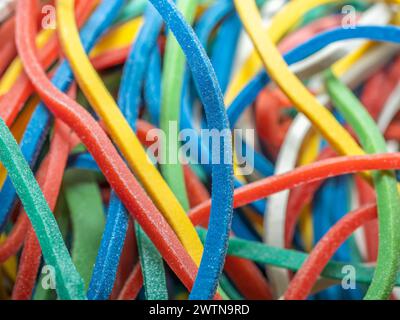 Detail mit bunten Gummibändern. Abstrakter Hintergrund. Stockfoto