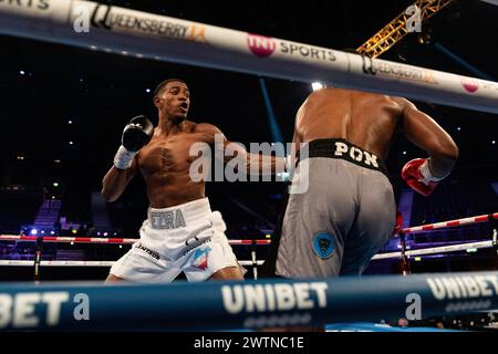 Ezra Taylor vs Prince Oko Nartey eröffnet die Karte bei Frank Warrens Queesnberry Magnificent 7-Veranstaltung im Resorts World in Birmingham Stockfoto