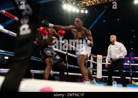 Ezra Taylor vs Prince Oko Nartey eröffnet die Karte bei Frank Warrens Queesnberry Magnificent 7-Veranstaltung im Resorts World in Birmingham Stockfoto