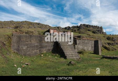 Surreale Betonkonstruktionen der alten Bleibrechanlage Golconda. Harborough Rocks Derbyshire Peak District Stockfoto Surreale Betonkonstruktionen der alten Bleibrechanlage Golconda. Harborough Rocks Derbyshire Peak District Stockfoto