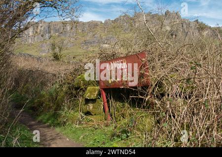 Surreale Betonkonstruktionen der alten Bleibrechanlage Golconda. Harborough Rocks Derbyshire Peak District Stockfoto Surreale Betonkonstruktionen der alten Bleibrechanlage Golconda. Harborough Rocks Derbyshire Peak District Stockfoto