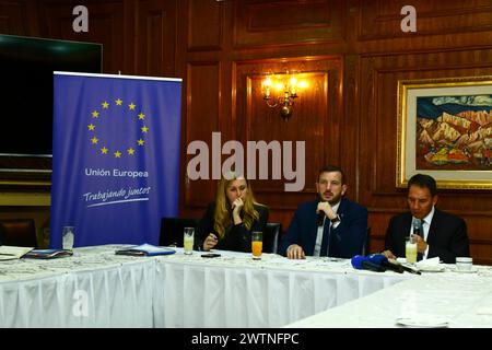 La Paz, BOLIVIEN; 18. März 2024: Der für Umwelt, Ozeane und Fischerei zuständige EU-Kommissar Virginijus SINKEVIČIUS (Zentrum) spricht auf einer Pressekonferenz. Der Kommissar besucht Bolivien, um die Anwendung der neuen Verordnung (EU) 2023/1115 über abholzfreie Erzeugnisse, die im Juni 2023 in Kraft getreten ist, zu koordinieren. Die Erzeuger und Ausführer haben bis Dezember 2024 Zeit, um die neuen Vorschriften umzusetzen, die in Bolivien insbesondere die Kaffee- und Kakaoerzeuger betreffen werden. Quelle: James Brunker/Alamy Live News Stockfoto