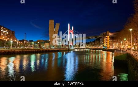 Nervion und La Salve Brücke bei Nacht, Bilbao, Biskaya, Baskenland, Euskadi, Euskal Herria, Spanien, Europa Stockfoto