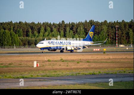 Riga, Lettland, 27. Mai 2023: Ryanair Boeing 737-8AS (EI-EXF) landet auf dem Flughafen Riga/RIX Stockfoto